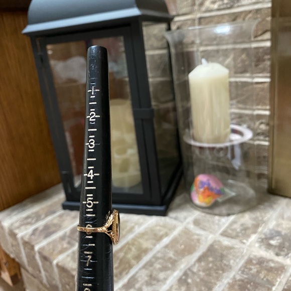 SOLID 14KT Gold Onyx Signet Ring - Picture 13 of 14